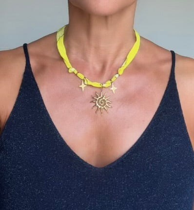 Collier Bandana Jaune Soleil*