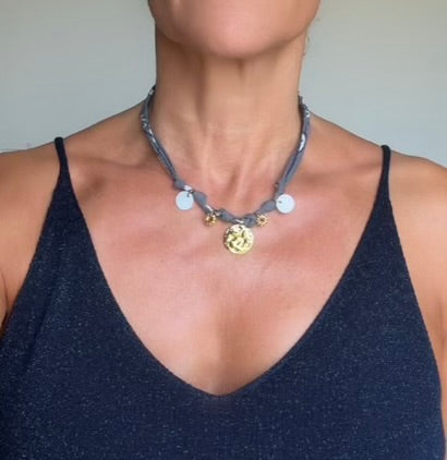 Collier Bandana Gris sequin*