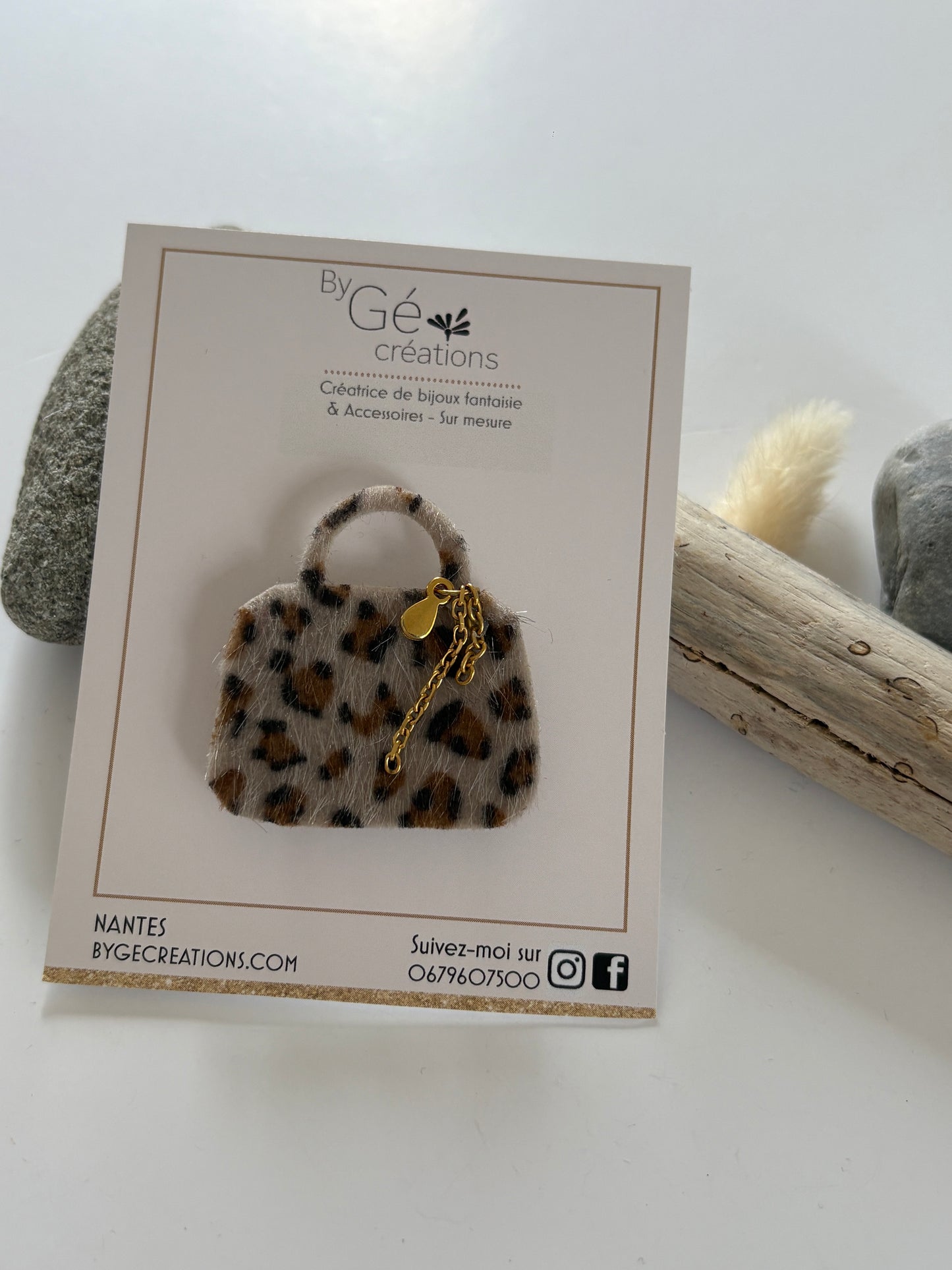 Broche sac a main : léopard / breloque doré