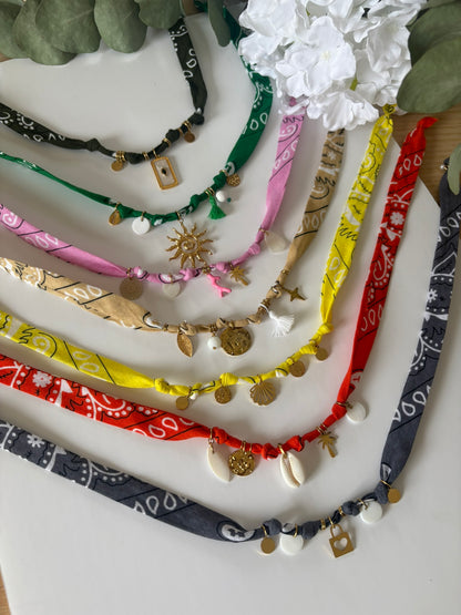 Collier Bandana Jaune Coquille