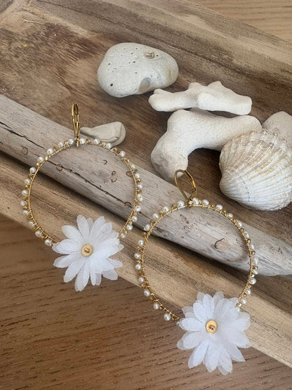 Boucle Créole Florale Blanche*