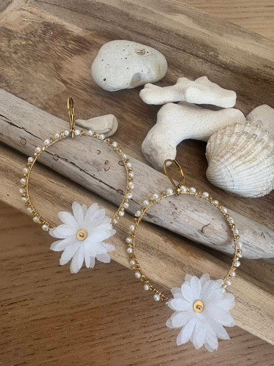 Boucle Créole Florale Blanche*