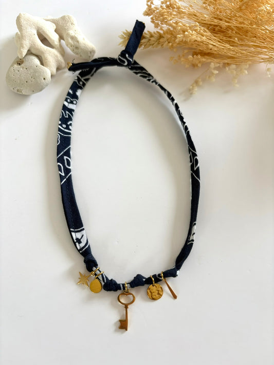 Collier Bandana Marine Clé*