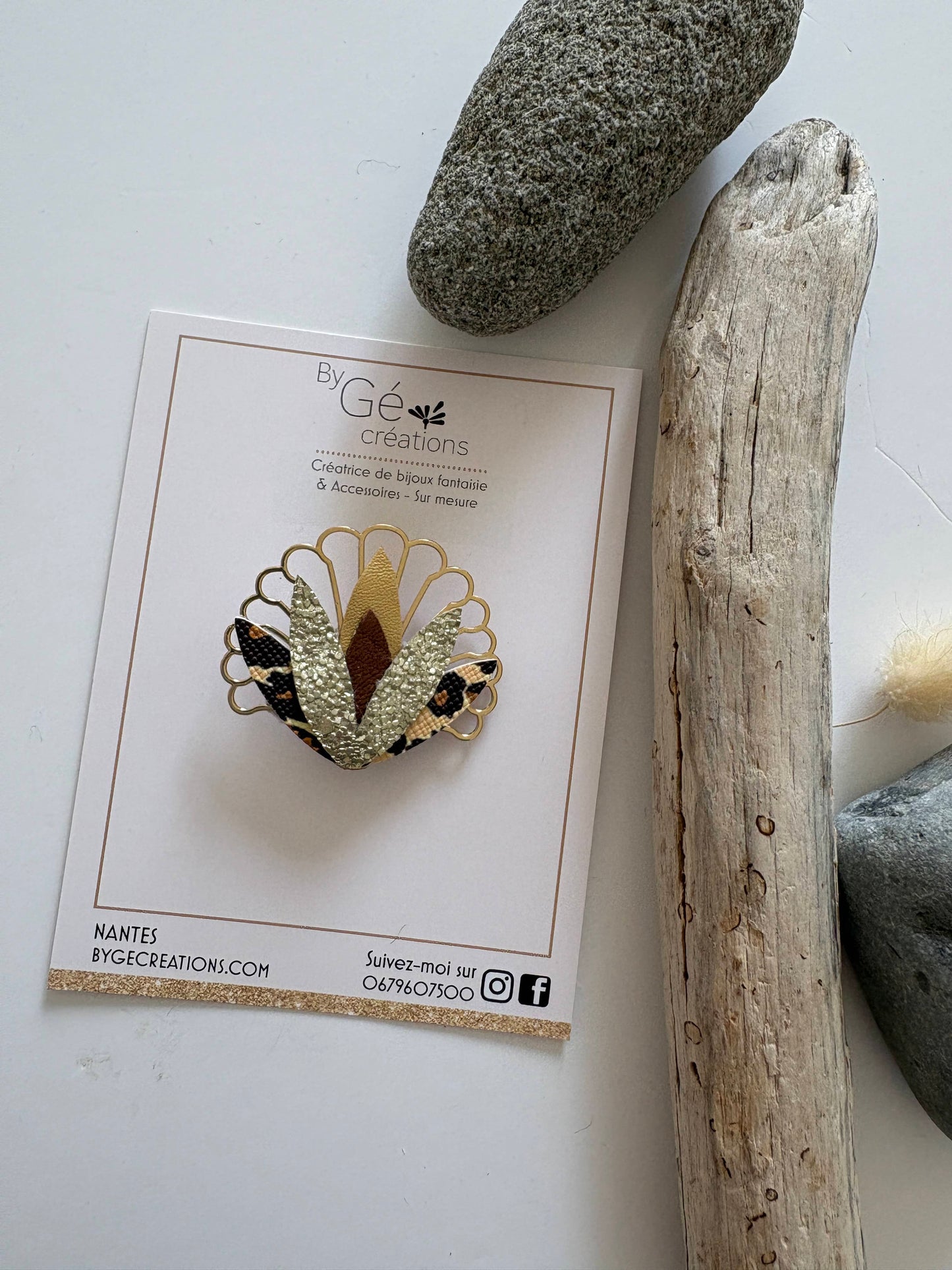 Broche florale : doré/léopard/marron/doré